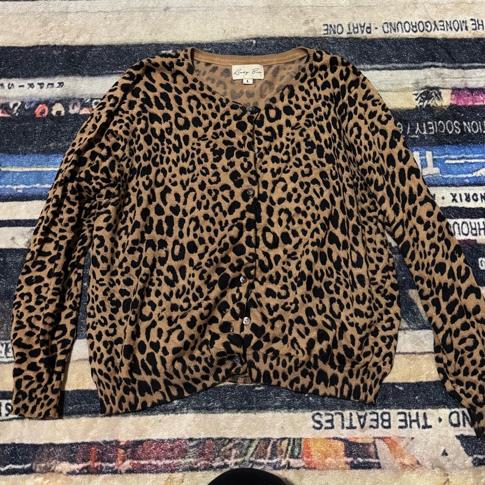 Lindy Bop Leopard Print Button-Up Sweater Large